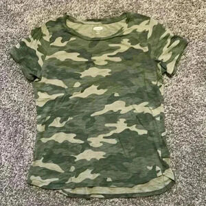 Women’s Old Navy Everywhere Tee - Size Small